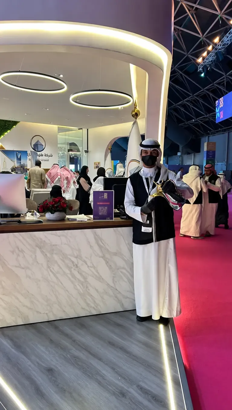 قهوجيين صبابين قهوة